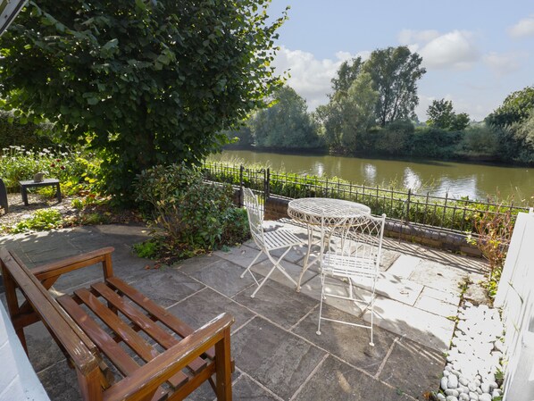 Cottage | Interior - Florence Villas (Worcester)