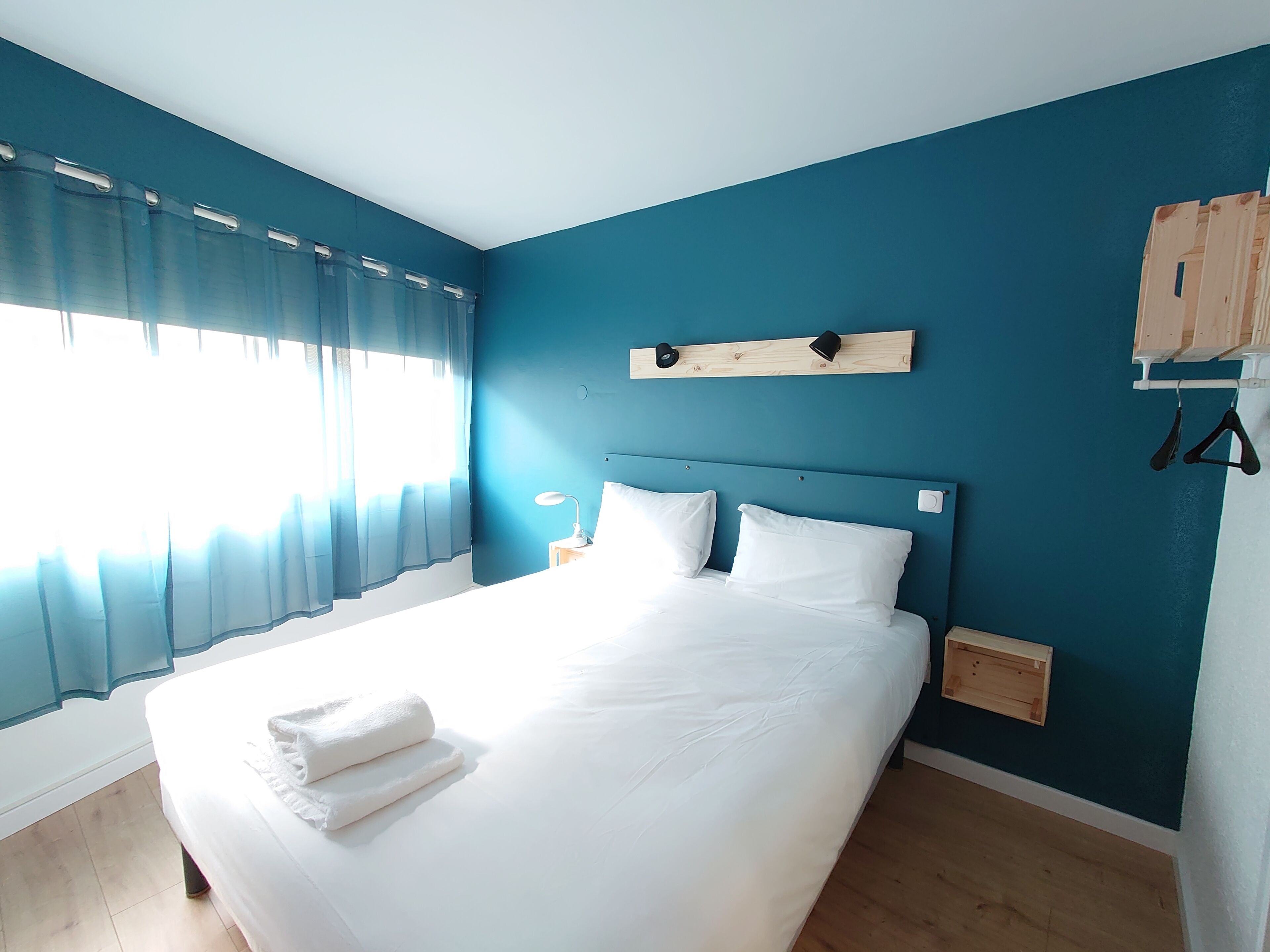 room, 1 double bed (pop room) | desk, soundproofing, free wifi, bed sheets