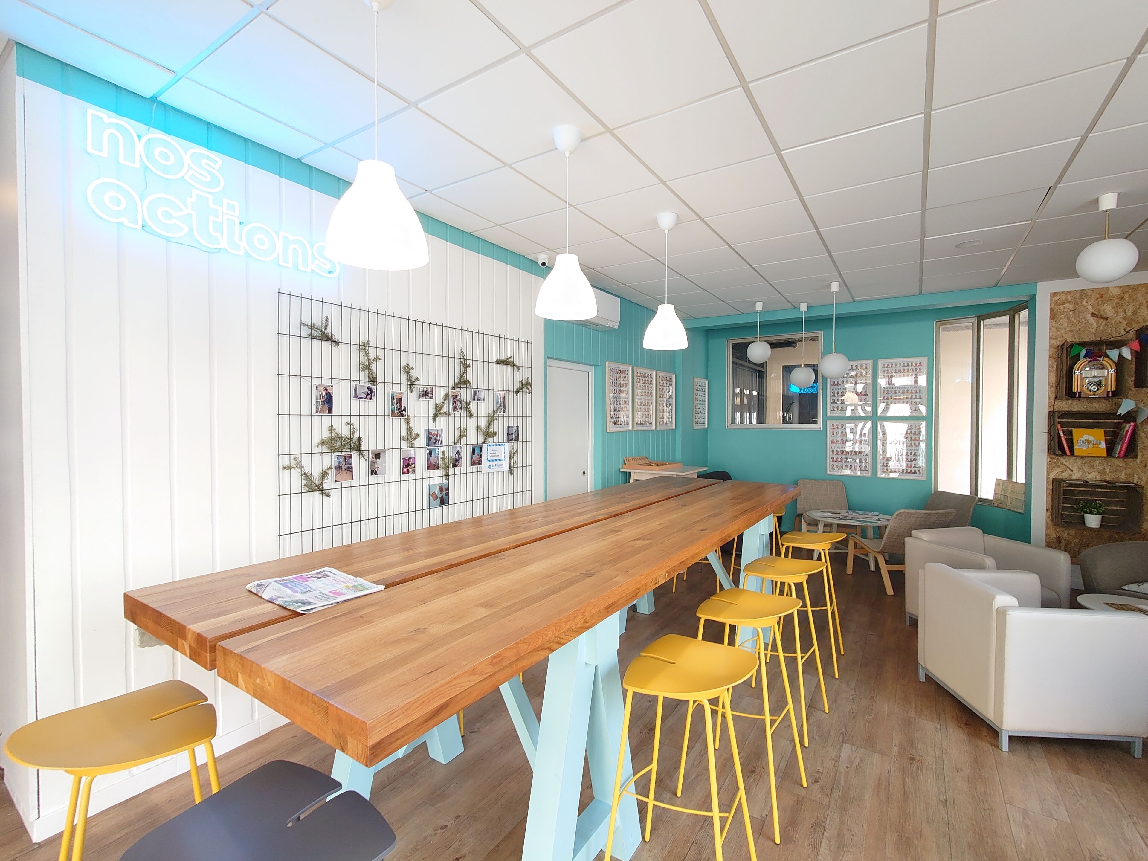 19-inch flat-screen tv with digital channels, tv