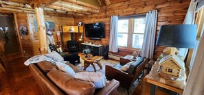 テレビ、暖炉、書斎 / ワークスペース