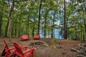 Property grounds - Historic Buzzard Roost on the Lake  - Stay on Lake Tuscaloosa! (Northport)