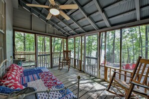 2 bedrooms, iron/ironing board, free WiFi, bed sheets - Historic Buzzard Roost on the Lake  - Stay on Lake Tuscaloosa! (Northport)