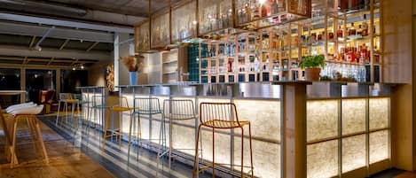酒吧(店内)