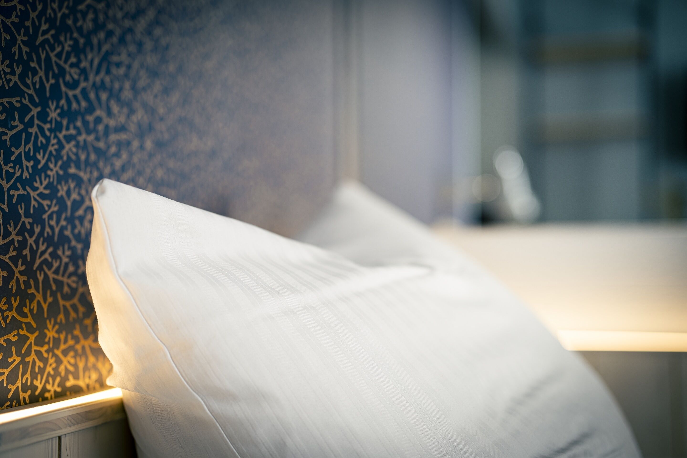 1 bedroom, desk, laptop workspace, travel cot