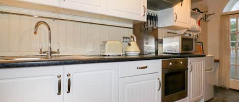 Cottage | Dapur peribadi | Peti sejuk, cerek elektrik, pembakar roti