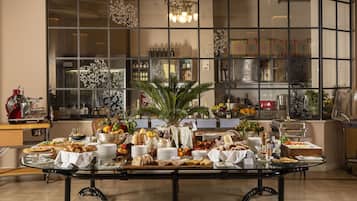 Tägliches inbegriffenes Frühstücksbuffet