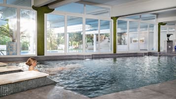 Couples treatment room(s), sauna, hot tub, steam room