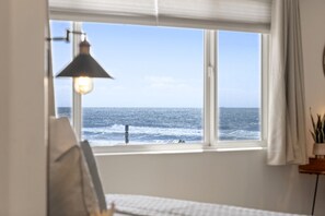 5 slaapkamers, een bureau, een strijkplank/strijkijzer, gratis wifi