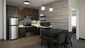 Suite, 1 habitación | Cocina privada | Microondas y cafetera y tetera