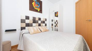 2 bedrooms, iron/ironing board, travel crib, free WiFi