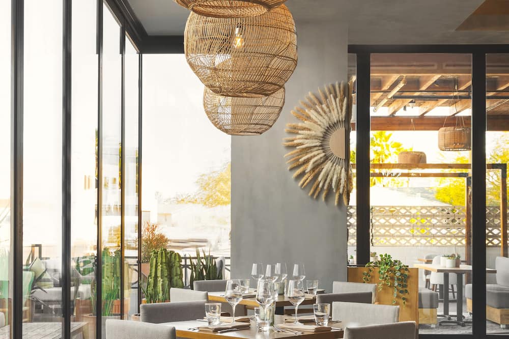 Senna House Hotel Scottsdale, Curio Collection by Hilton