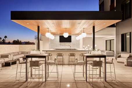 Senna House Hotel Scottsdale, Curio Collection by Hilton - Image 1