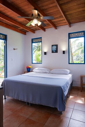 3 habitaciones, escritorio, wifi gratis y ropa de cama 