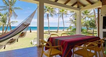 Caribbean getaway: beach cottage just on the sand