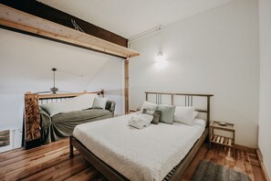 1 bedroom, WiFi, bed sheets - 18SLL - Newly Remodeled - Sleeps 4 - Fireplace - W/D by RedAwning (Glacier)