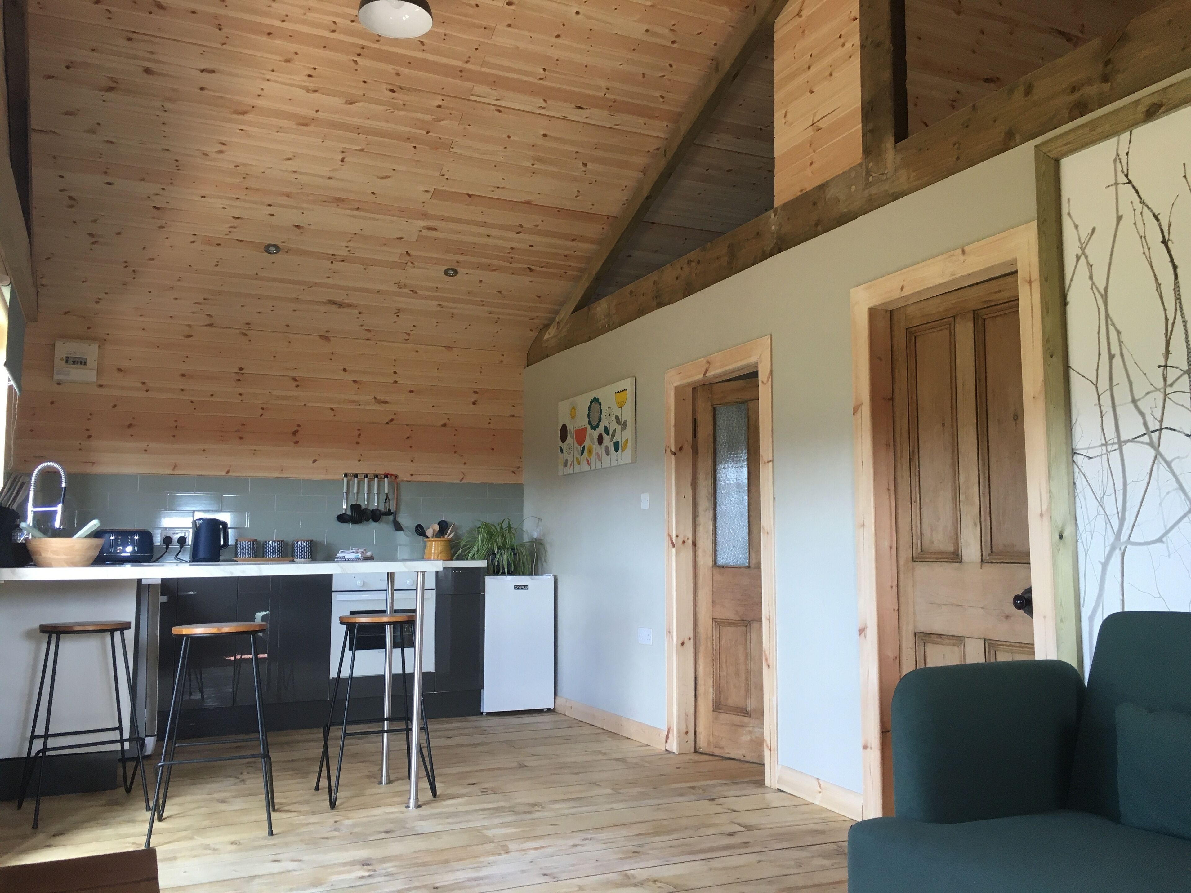 Smart TV, tenis de mesa, libros y estéreo 