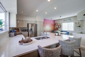 Fridge, microwave, oven, coffee/tea maker