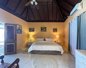 4 Schlafzimmer, Schreibtisch, Bügeleisen/Bügelbrett, Reisekinderbett