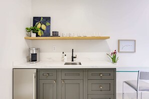 Basic Apartment, 1 King Bed | Private kitchen | Fridge, microwave, electric kettle - Casa Valerio Unit 6a-boutique Suite in Downtown Santa Barbara (Santa Barbara)