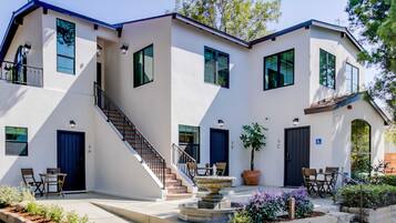 Basic Apartment, 1 King Bed | Exterior