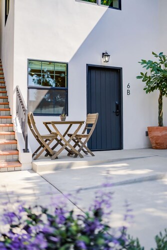 Casa Valerio Unit 6b-boutique Suite in Downtown Santa Barbara