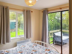 2 bedrooms, free WiFi, bed sheets