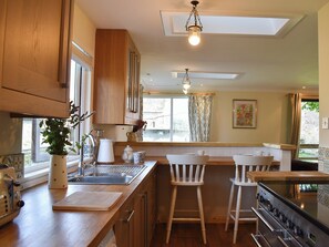 Dishwasher, cookware/dishes/utensils