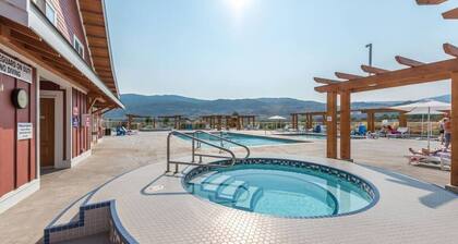 Welcome to Bordeaux Cottage #191 – A Luxury Getaway on Osoyoos Lake!