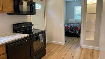 2 quartos, ferros/tábuas de passar roupa, Wi-Fi, roupa de cama