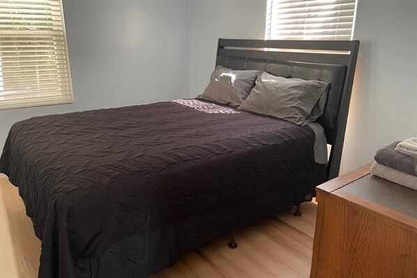 2 bedrooms, iron/ironing board, WiFi, bed sheets