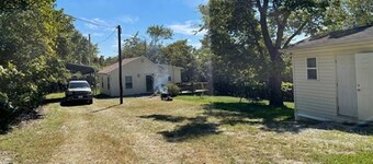 Private 2 bed Home - 5 min from I-55-nature views