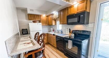 Private 2 bed Home - 5 min from I-55-nature views