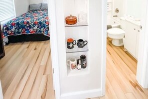 2 bedrooms, iron/ironing board, WiFi, bed sheets - Private 2 bed Home - 5 min from I-55-nature views (Pevely)