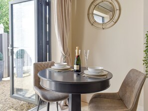 Dining - The White House Retreat (Worthing)