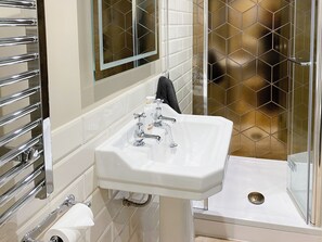 Towels - The White House Retreat (Worthing)