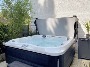 Baignoire à remous extérieure
