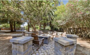 Terrace/patio - Cozy Guest Suite w/Private Entrance (Mountain View)