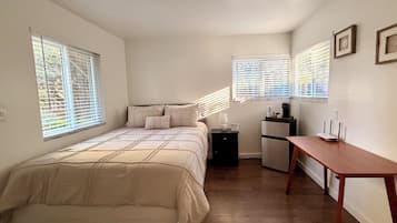 1 bedroom, desk, iron/ironing board, free WiFi