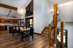 Unclassified image, 4 of 50, button