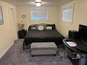 3 bedrooms, desk, iron/ironing board, travel crib