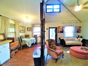Interior - Make Casa Cabina Your Next Vacation Rental (Henderson)