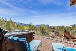 Tina de hidromasaje al aire libre