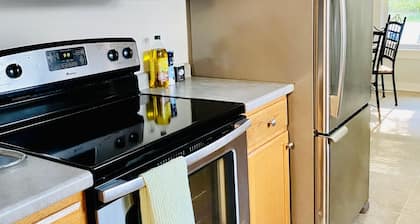 Cozy Home, Minutes from Killington! Washer/Dryer & Free Disney+/Peacock!