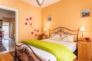 1 bedroom, iron/ironing board, travel cot, free WiFi