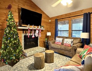 Smart-TV, Kamin, Videospiele, Tischfußball