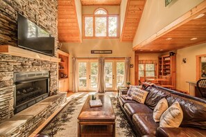 智能电视、壁炉、乒乓球、书