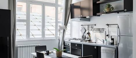 Fridge, microwave, oven, stovetop