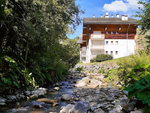 Castel des N A1 CDA : Au pied des pistes, à 2 pas de l'ESF et des commerces !