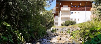 Castel des N A1 CDA : Au pied des pistes, à 2 pas de l'ESF et des commerces !