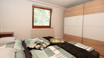 1 bedroom, travel crib, free WiFi